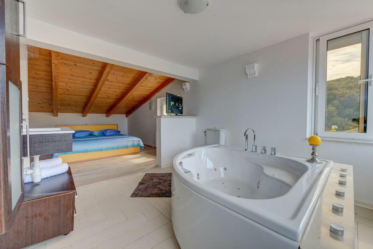 Apartments Savar - Ilo Brbinj Екстер'єр фото