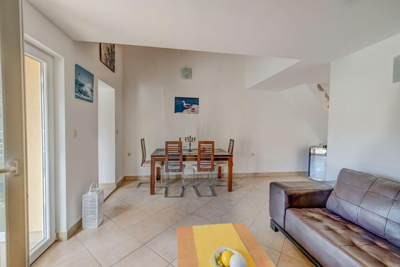 Apartments Savar - Ilo Brbinj Екстер'єр фото